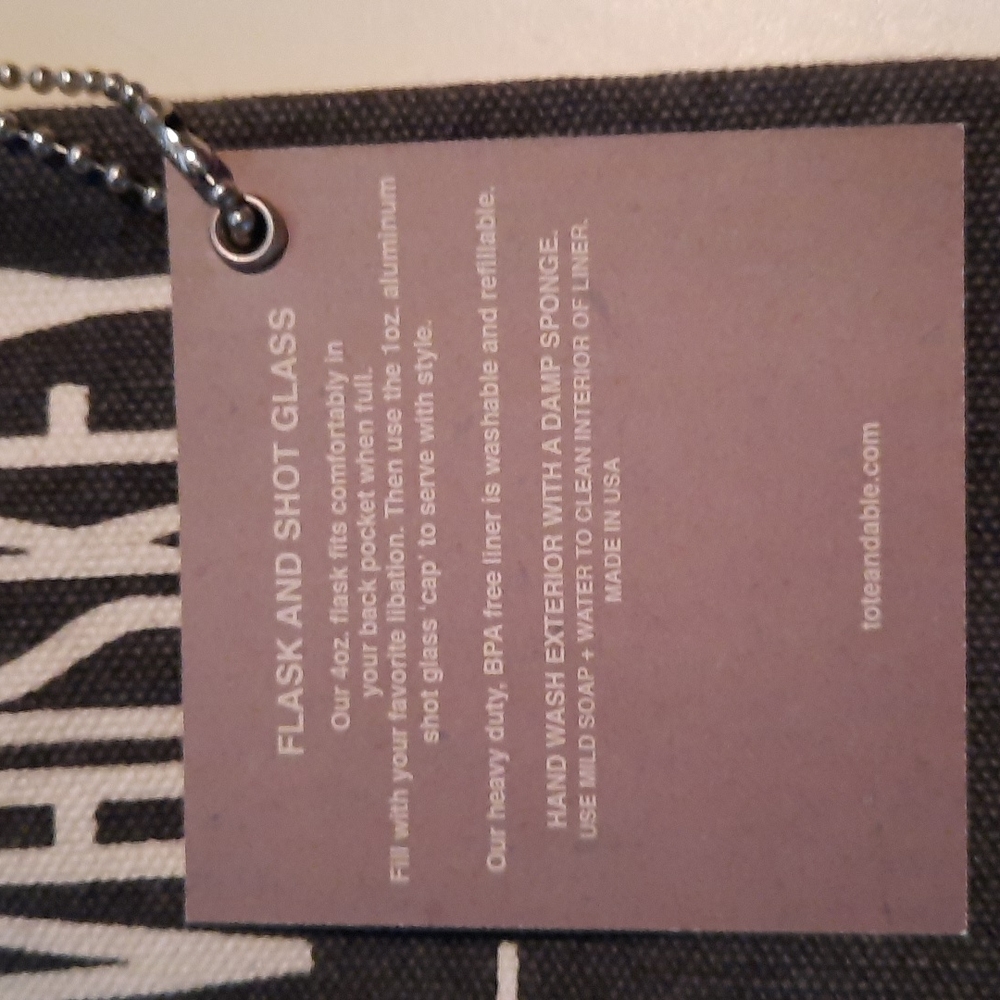 Flask with shot glass cap - Picture 2 of 3